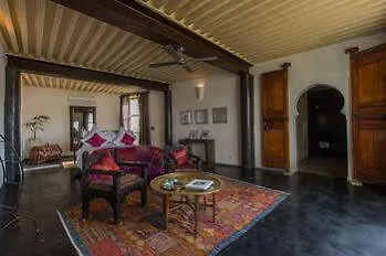 פס Riad Laaroussa