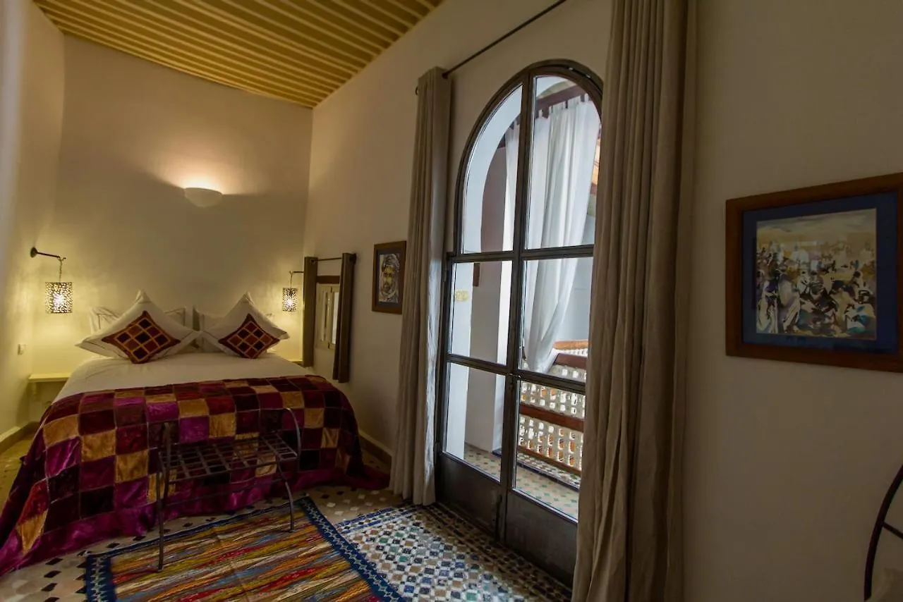Riad Laaroussa contacts
